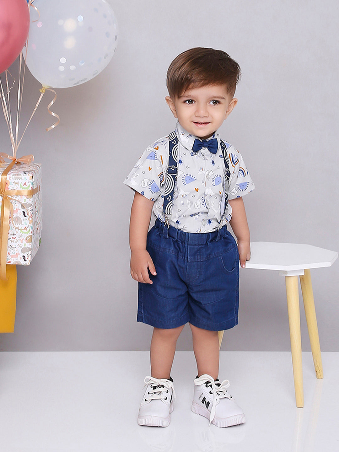 KID1 Summer Shirt and Shorts Set With Bow Tie and Suspenders Grey
