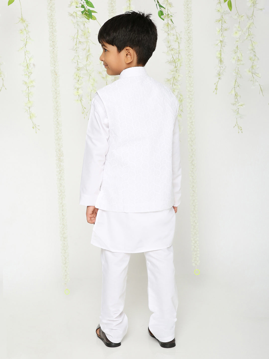 KID1 Kurta Pyjama With Embroidered Jacket White