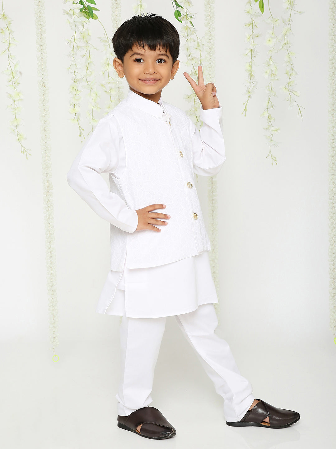 KID1 Kurta Pyjama With Embroidered Jacket White