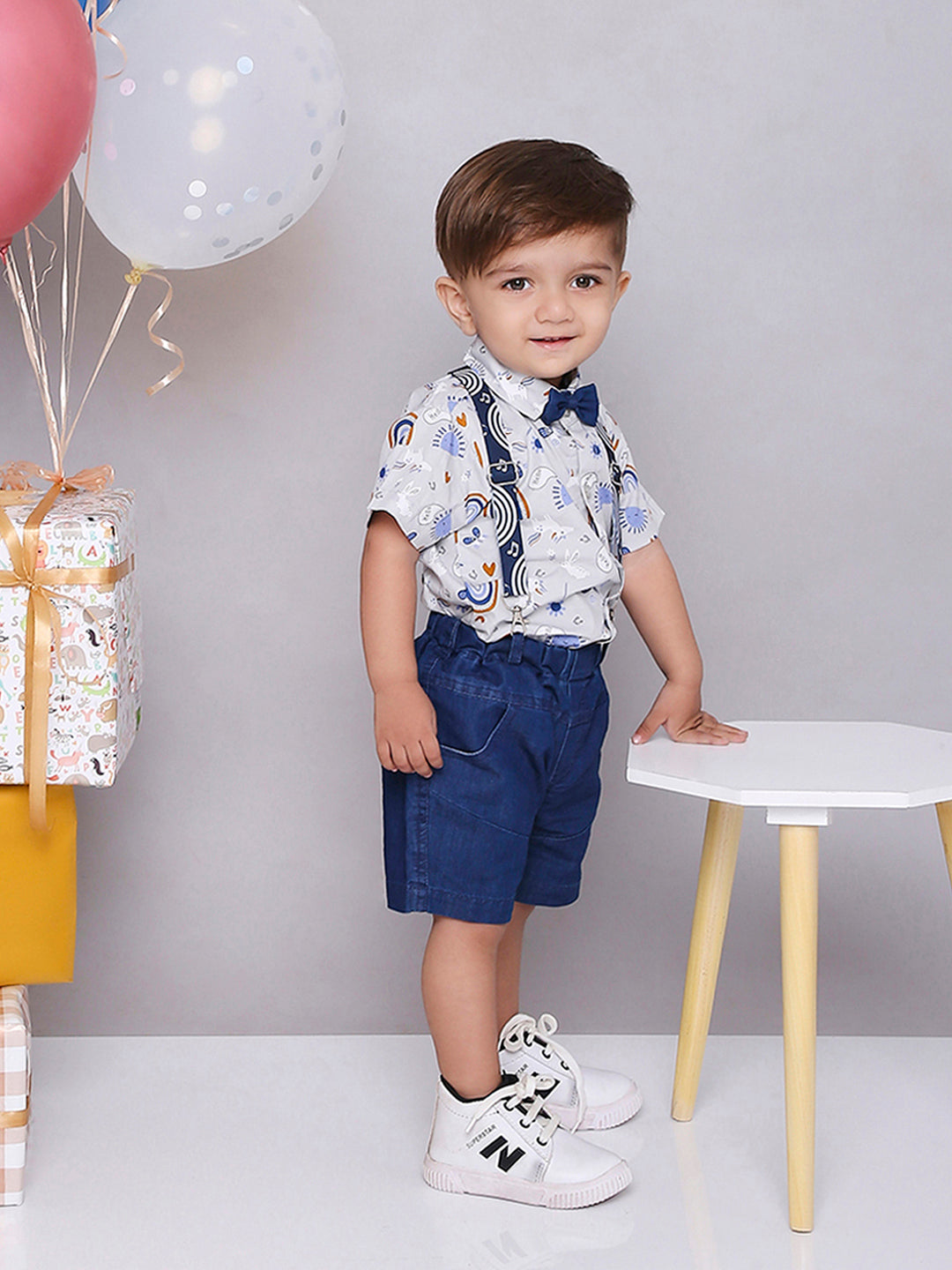 KID1 Summer Shirt and Shorts Set With Bow Tie and Suspenders Grey