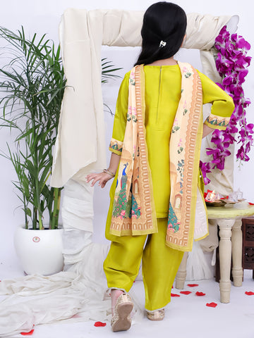 Kid One Royal Silk Peacock Print Kurti Dhoti With Dupatta Set For Girls Green