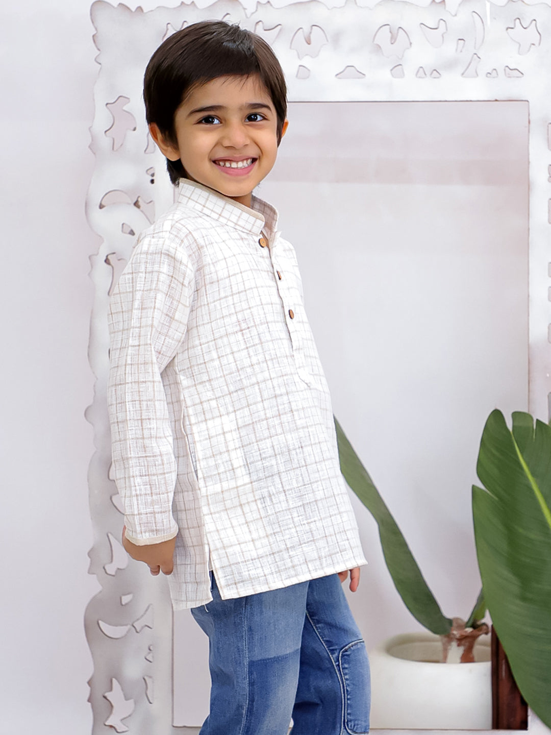 Kid One Full Hand Checks Cotton Linen Short Kurta For Boys Offwhite